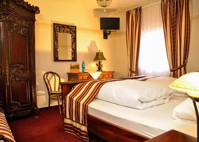 Weingasthof Zum Weissen Ross イン Osthofen